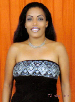 Date this sultry Dominican Republic girl Darilenni from San Cristobal N1545