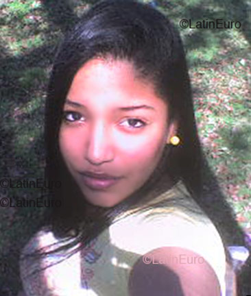 Date this georgeous Dominican Republic girl Sheira from Santiago N160