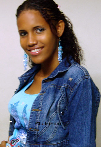Date this attractive Dominican Republic girl Yami from Santiago N1601