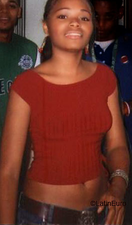 Date this attractive Dominican Republic girl Paola from Santo Domingo N1606