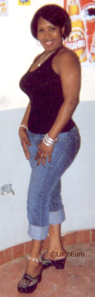 Date this hot Dominican Republic girl Angela from  N1646