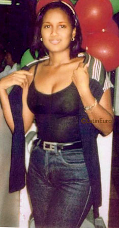 Date this pretty Dominican Republic girl Rosanna from Santo Domingo N1670