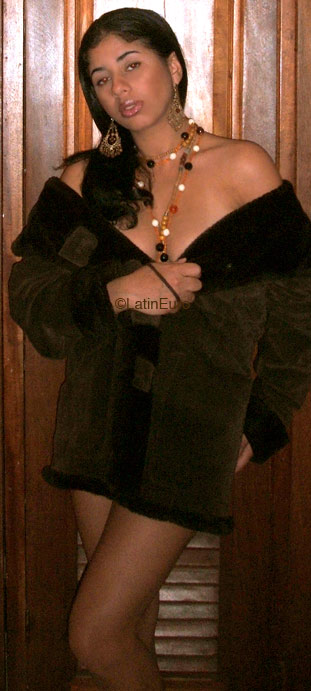 Date this georgeous Dominican Republic girl Inrid from  N1744