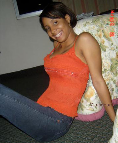 Date this hard body Dominican Republic girl Desire from  N1797