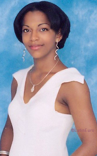 Date this attractive Dominican Republic girl Yeimy from Santiago N1895