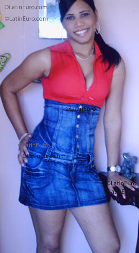 Date this happy Any Country girl Fior from  N190