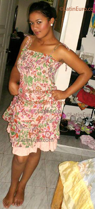 Date this beautiful Dominican Republic girl Rosado from Santo Donmigo N193