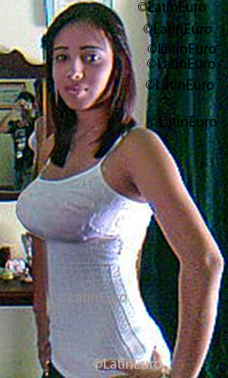 Date this delightful Dominican Republic girl Midali from Santiago N195