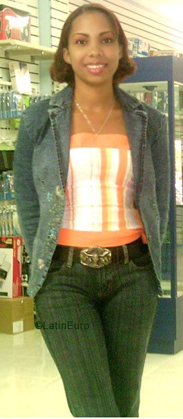 Date this lovely Dominican Republic girl Elizabeth from Santo Domingo N1993