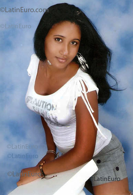 Date this hot Dominican Republic girl Elizabeth from San Pedro de Macoris N199