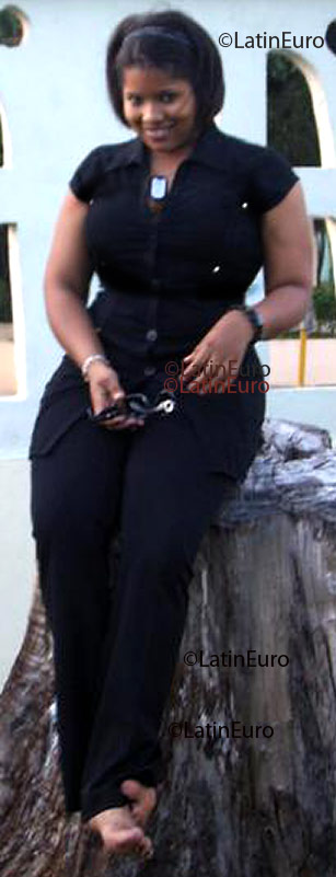 Date this young Dominican Republic girl Santa from Higuey N201