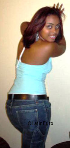 Date this georgeous Dominican Republic girl Maviael from Santo Domingo N2109