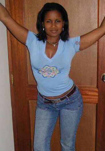 Date this happy Dominican Republic girl Rosy from Santo Domingo N2135