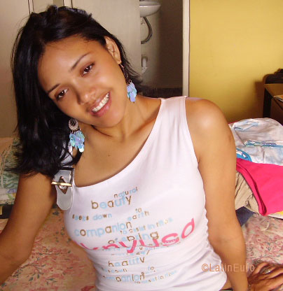 Date this lovely Dominican Republic girl Yohada from Santo Domingo N2170
