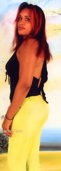 Date this foxy Dominican Republic girl Regina from Santo Domingo N2249