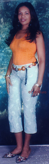 Date this pretty Dominican Republic girl Yackelin from Santiago N2329