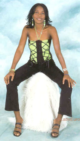 Date this charming Dominican Republic girl Maldier from Santo Domingo N2380