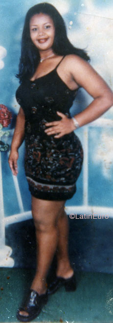 Date this passionate Honduras girl Dunia from  N2388