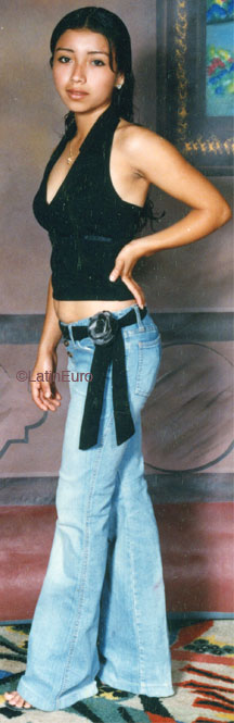 Date this funny Honduras girl Maria from Yoro N2470