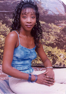 Date this sensual Dominican Republic girl Lucia from Santo Domingo N2478