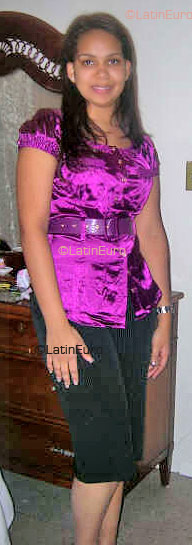 Date this nice looking Any Country girl Estivalys from  N255