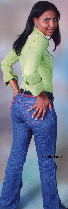 Date this georgeous Dominican Republic girl Yudi from Santiago N2608