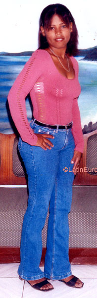 Date this hard body Dominican Republic girl Gleni from Santiago N2751
