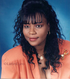 Date this good-looking Dominican Republic girl Ivelisse from Santo Domingo N2947