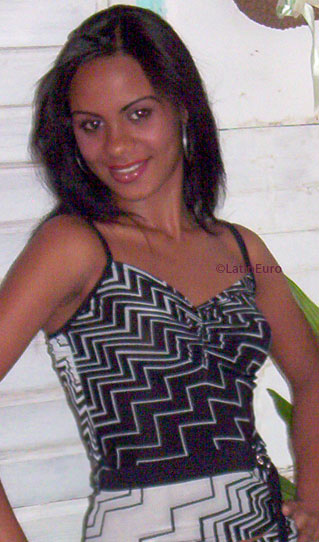 Date this exotic Dominican Republic girl Esmeralda from Nagua N2961
