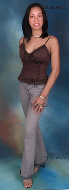 Date this attractive Any Country girl Arlette from  N306