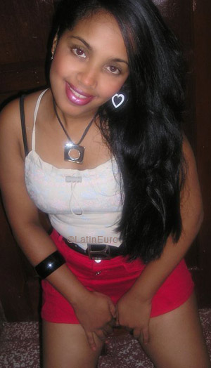 Date this georgeous Dominican Republic girl Arisleyda from Santiago N3275