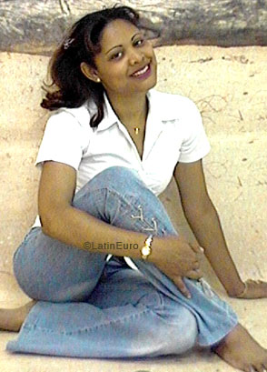 Date this good-looking Any Country girl Anny from  N3282