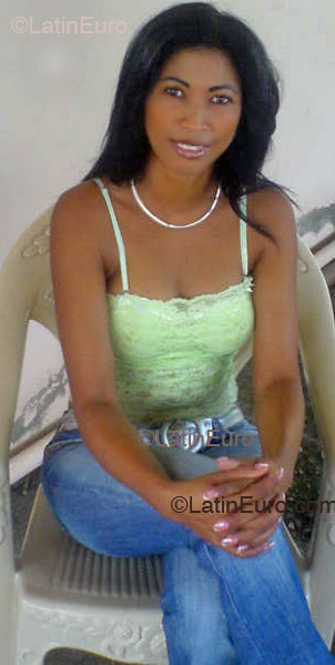 Date this gorgeous Dominican Republic girl Miosotis from Santiago N360