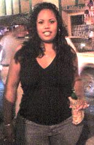 Date this stunning Dominican Republic girl Claudia from Santo Domingo N380