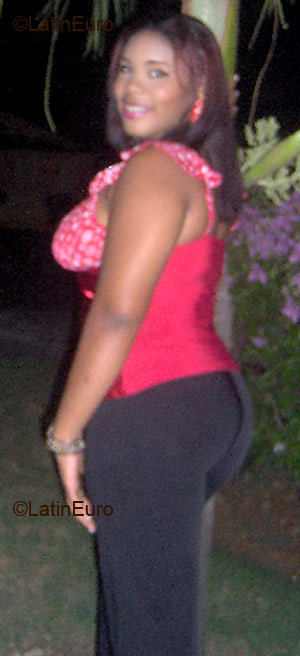 Date this athletic Dominican Republic girl Falia from Santo Domingo N489