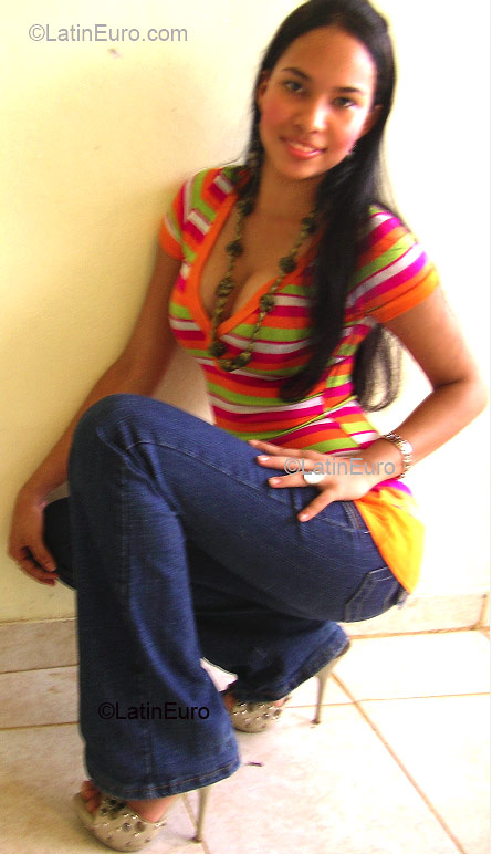 Date this stunning Dominican Republic girl Isabel from Santo Domingo N504