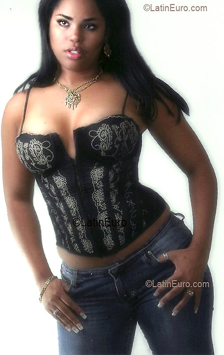 Date this good-looking Dominican Republic girl Raiza from Santo Domingo N516