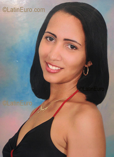 Date this foxy Dominican Republic girl Miguelina from Santo Domingo N613
