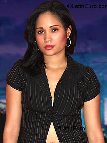Date this attractive Dominican Republic girl Deysi from Mao Valverde N634