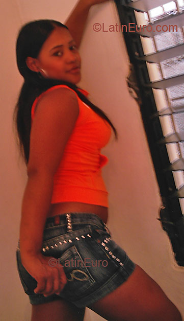 Date this hot Dominican Republic girl Yulisa from Santiago N714