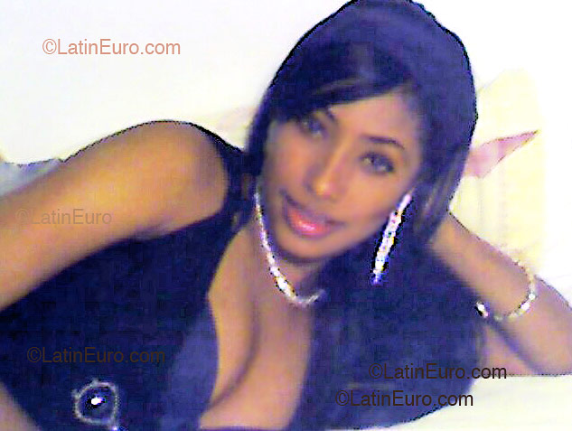 Date this stunning Dominican Republic girl Yenisel from San Juan De La Maguana N72