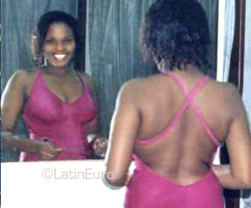 Date this attractive Dominican Republic girl Elaine from Santo Domingo N901