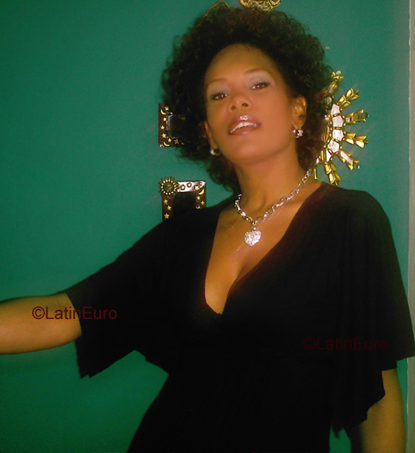 Date this foxy Dominican Republic girl Miranda from Santo Domingo N975
