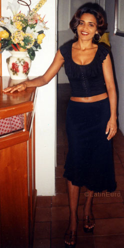 Date this gorgeous Brazil girl Maria from RECIFE B6781