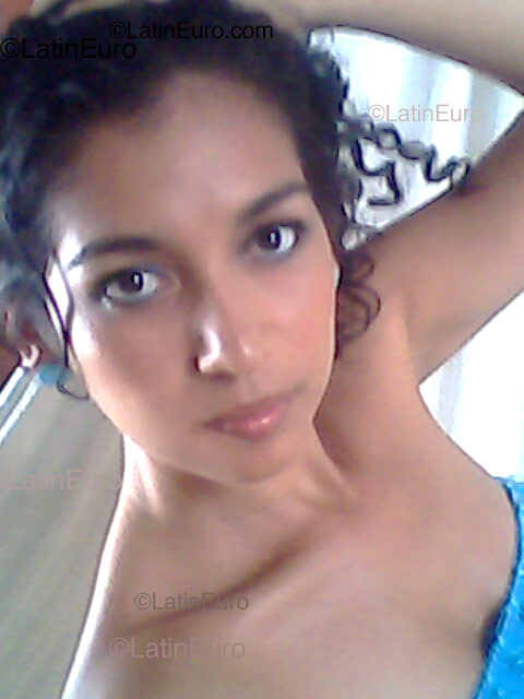 Date this funny Colombia girl Nida from  C8936