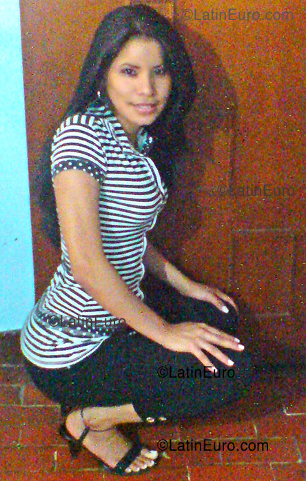 Date this stunning Colombia girl Katerin from Cucuta C8951