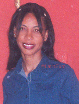Date this hot Dominican Republic girl Yenni from La Romana N3880