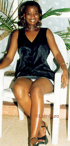 Date this fun Ivory Coast girl Reine from Abidjan N3810