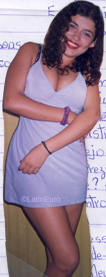 Date this attractive Brazil girl Marcia from RIO DE JANEIRO B9833