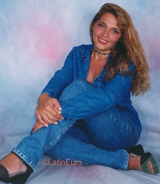 Date this beautiful Brazil girl Regina from MARTINS B9770